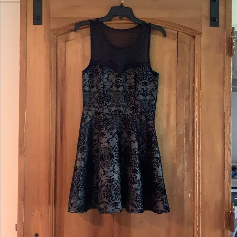 Velvety patterned blackish blue dress